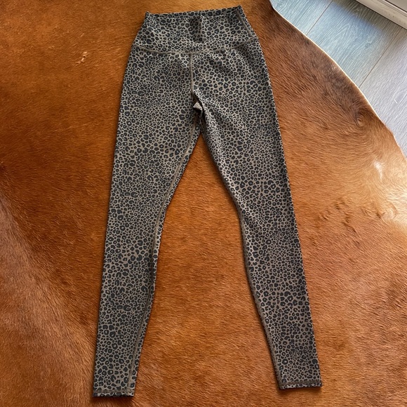 ALO yoga Vapor leggings NWOT - Picture 7 of 8